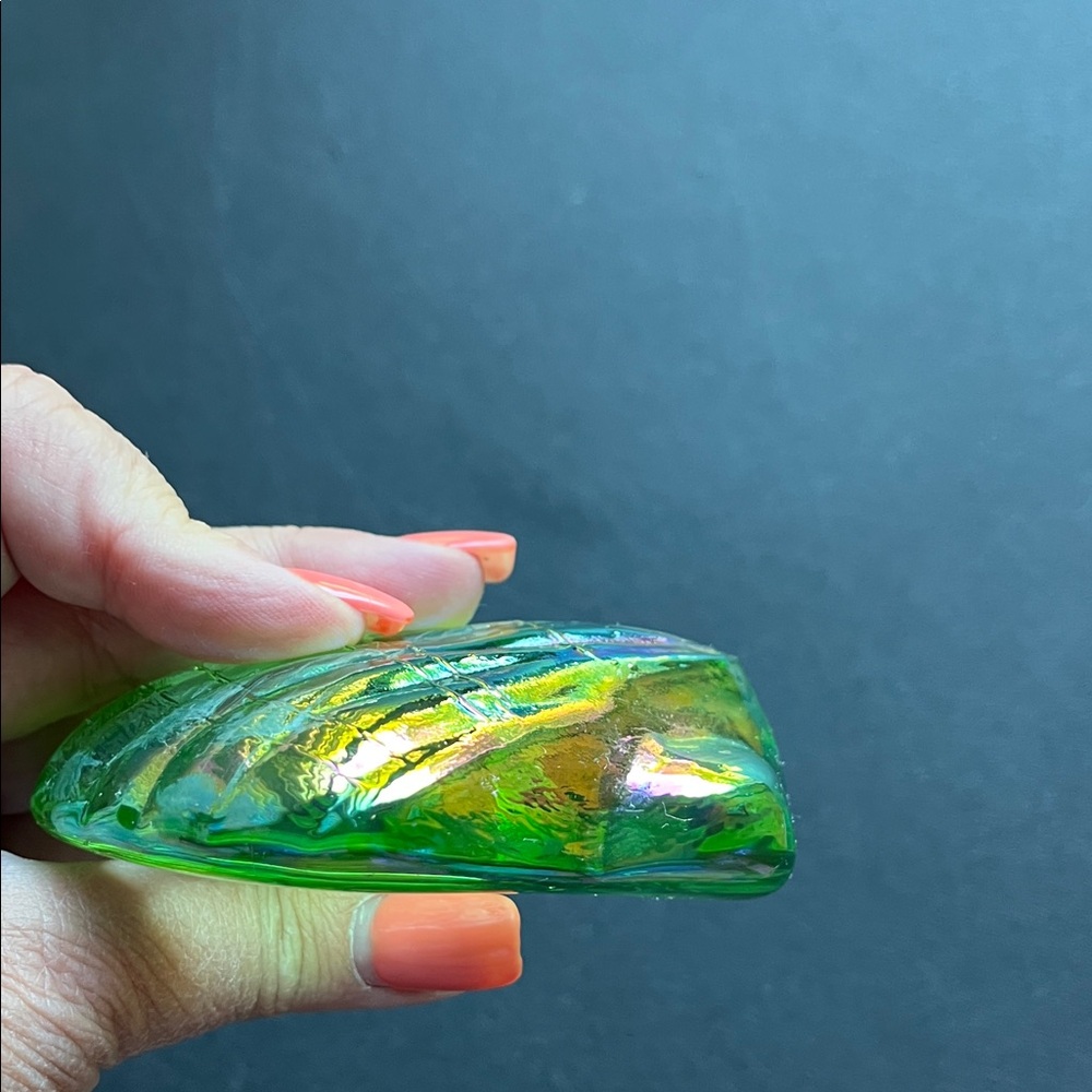 Iridescent Shell-Shaped Paperweight Decor - Picture 5 of 8